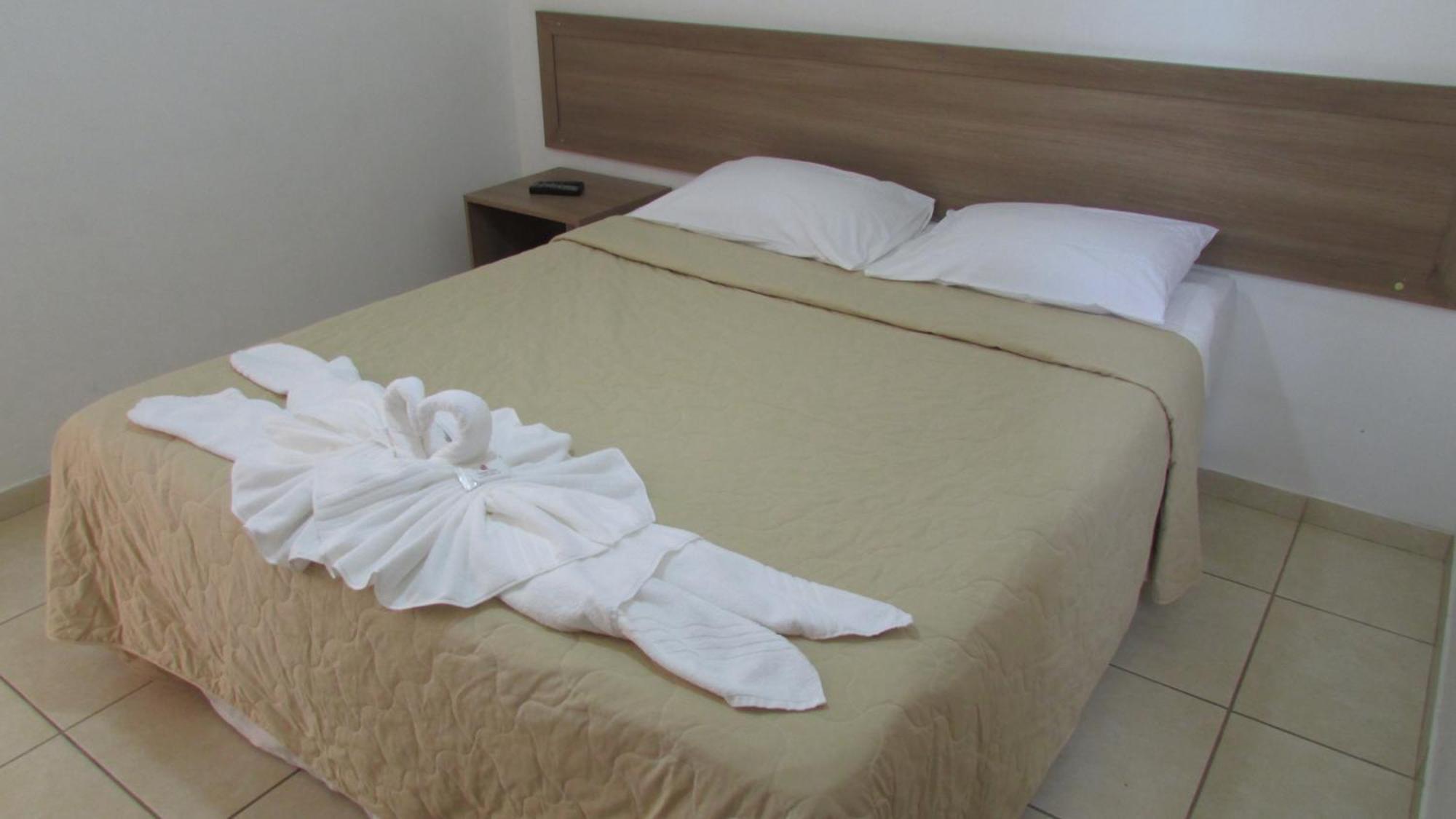 Hotel Oitis Governador Valadares Esterno foto