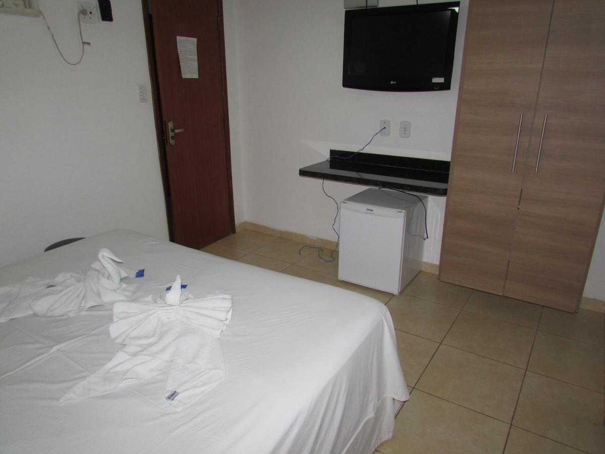Hotel Oitis Governador Valadares Esterno foto