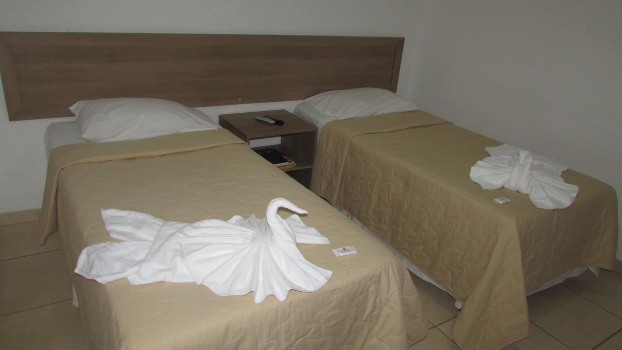 Hotel Oitis Governador Valadares Esterno foto